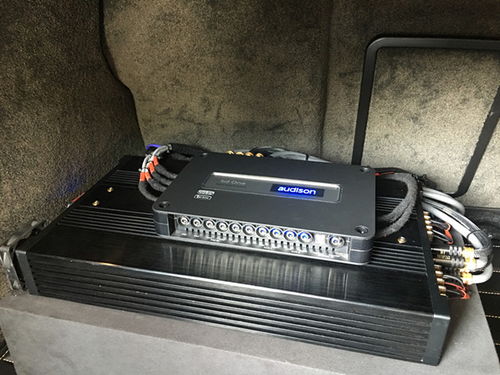 深圳賽電汽車音響改裝賓利汽車音響改裝丹拿272為你帶來(lái)臨場(chǎng)的音響盛宴